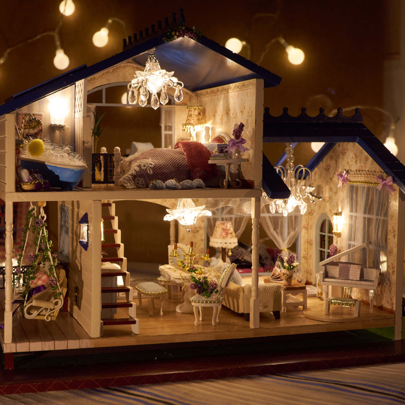 Miniature Dollhouse